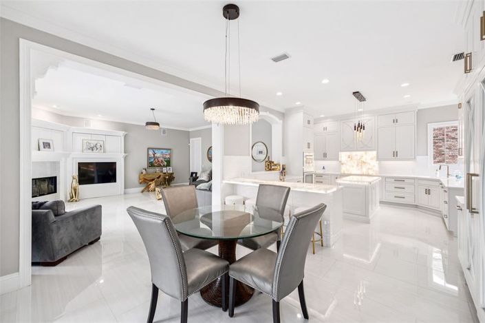 Image No.16-6 Bed Property for sale