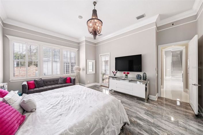 Image No.24-6 Bed Property for sale