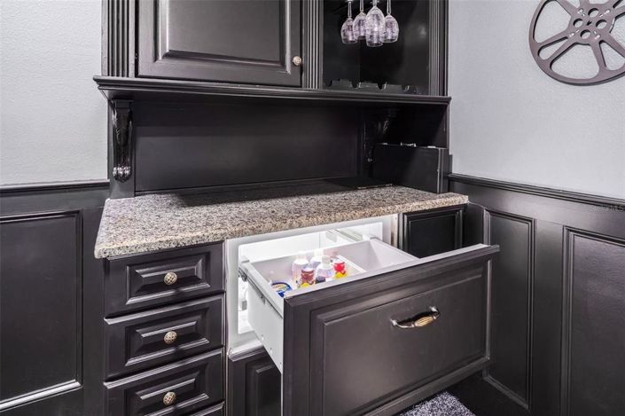 Image No.31-6 Bed Property for sale