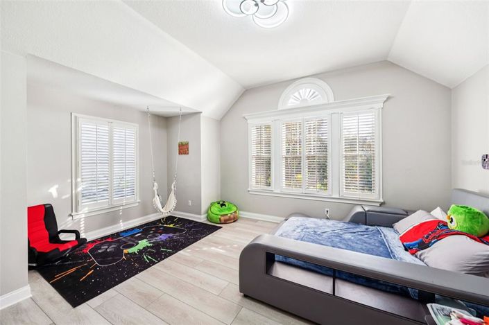 Image No.32-6 Bed Property for sale