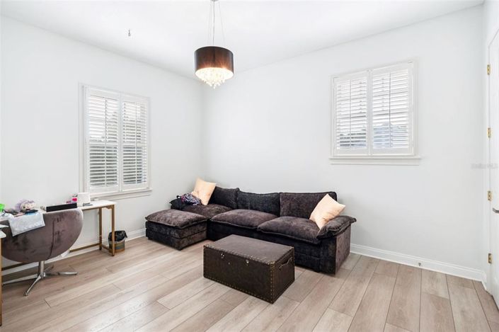 Image No.39-6 Bed Property for sale