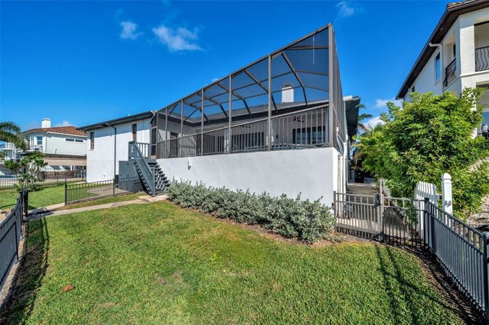 Image No.28-4 Bed Property for sale