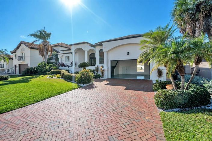 Image No.32-4 Bed Property for sale