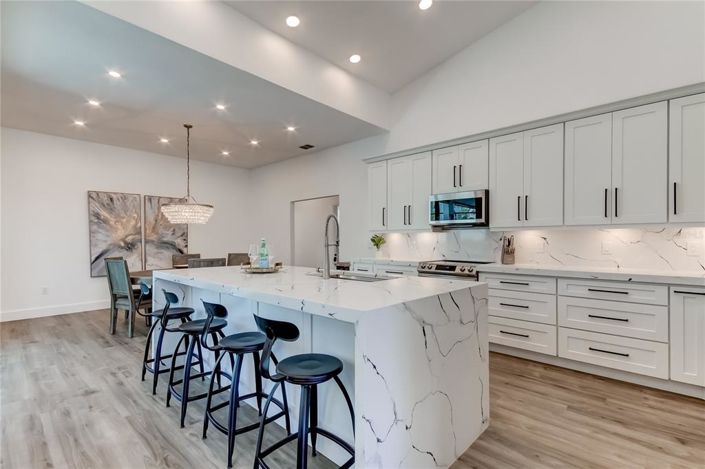 Image No.5-4 Bed Property for sale