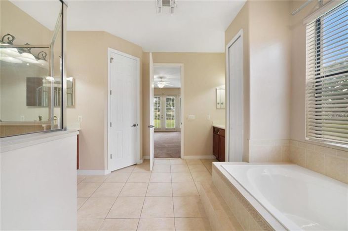 Image No.15-5 Bed Property for sale