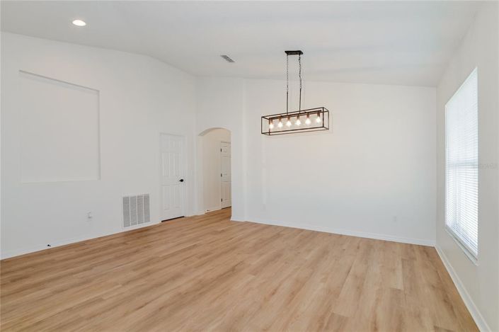 Image No.5-4 Bed Property for sale