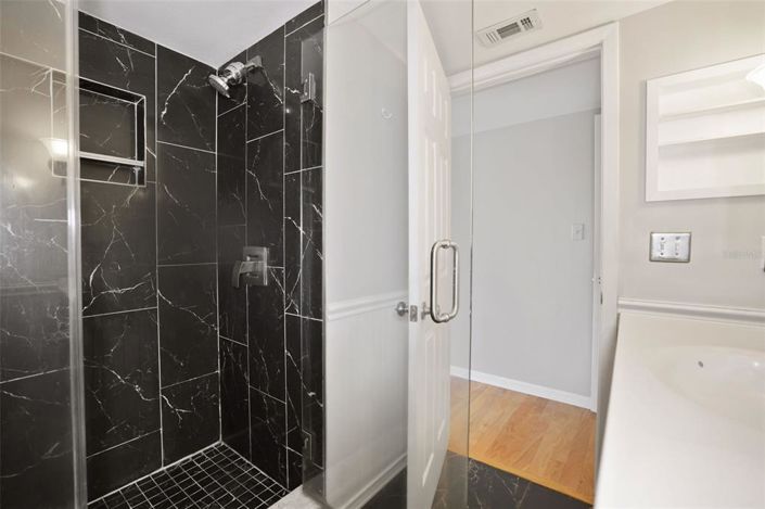 Image No.17-2 Bed Townhouse for sale