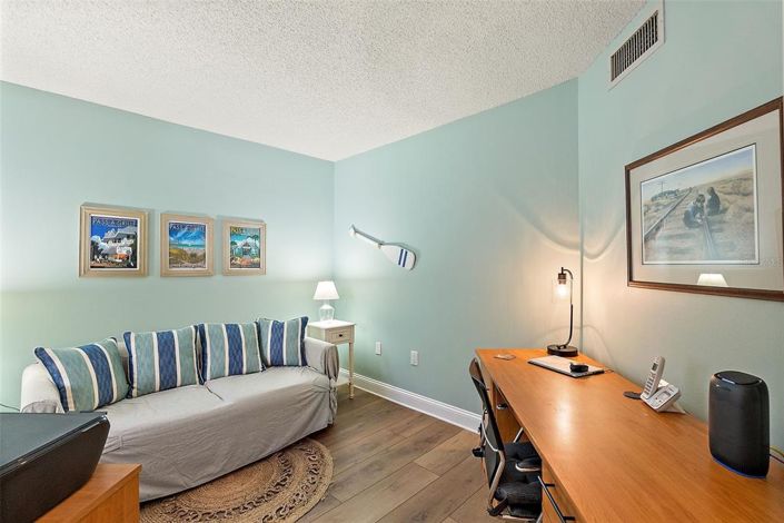 Image No.20-2 Bed Property for sale