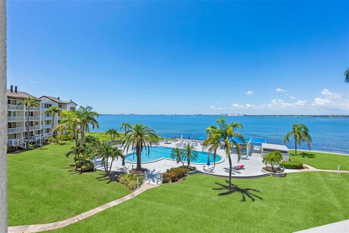 Image No.25-2 Bed Property for sale