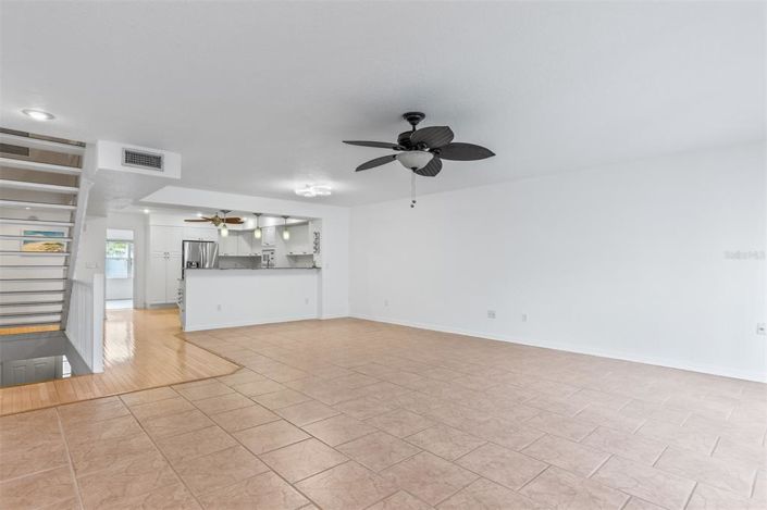 Image No.17-3 Bed Townhouse for sale