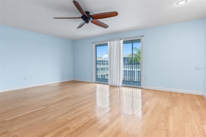 Image No.23-3 Bed Townhouse for sale