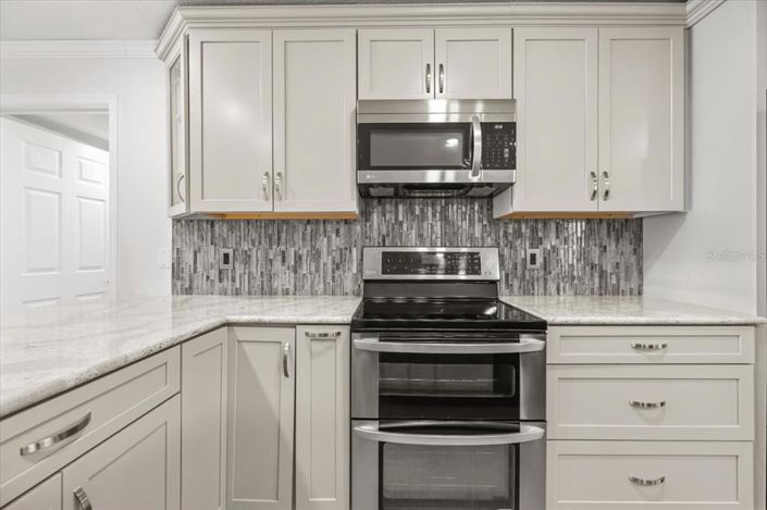 Image No.10-2 Bed Property for sale