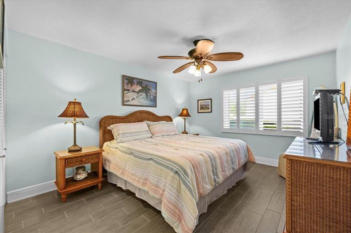 Image No.30-2 Bed Property for sale