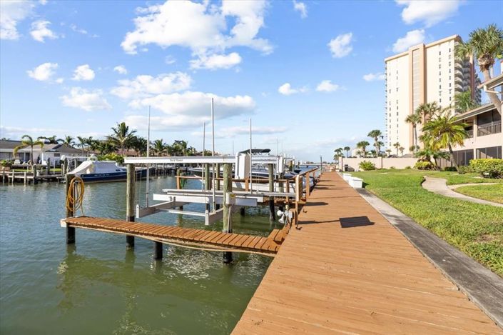 Image No.33-2 Bed Property for sale