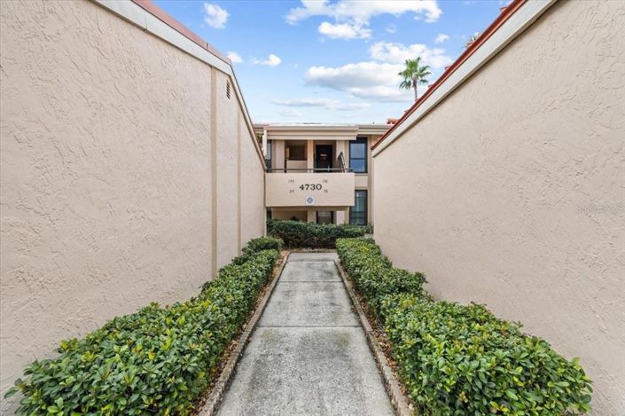 Image No.43-2 Bed Property for sale