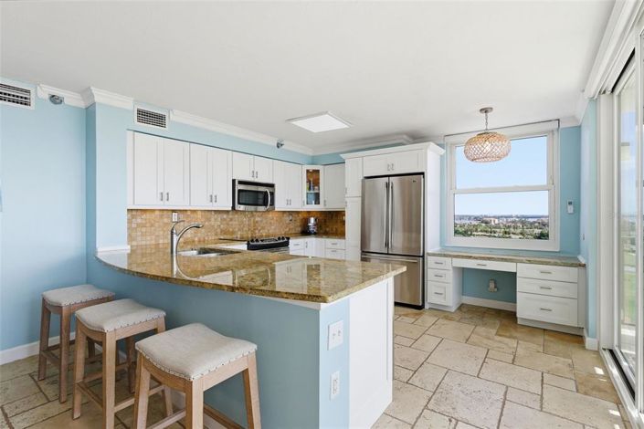 Image No.11-2 Bed Property for sale