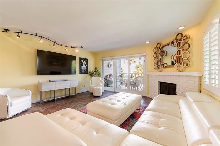 Image No.17-2 Bed Townhouse for sale