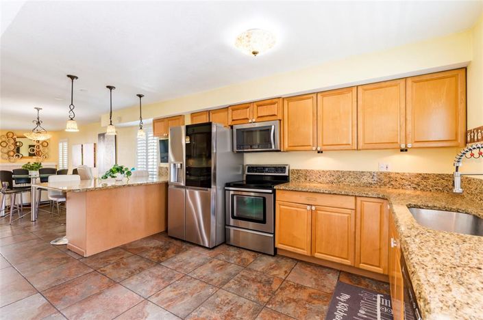 Image No.26-2 Bed Townhouse for sale