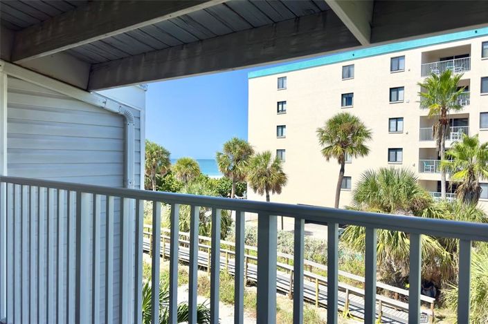 Image No.40-2 Bed Townhouse for sale