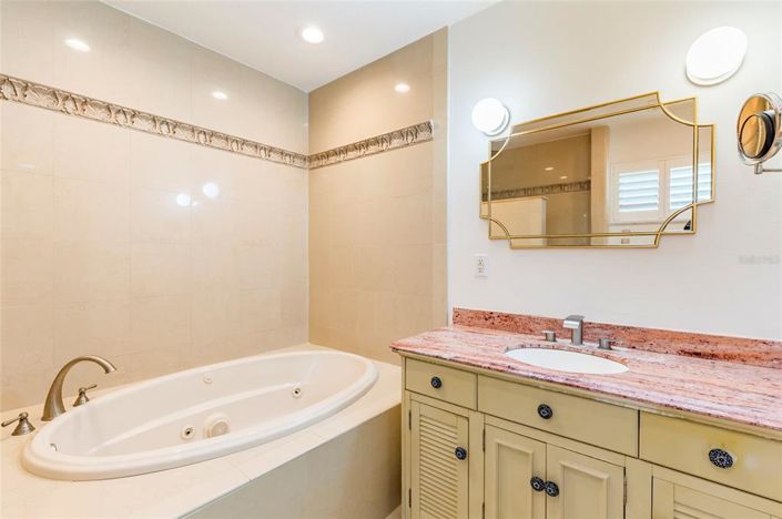 Image No.45-2 Bed Townhouse for sale