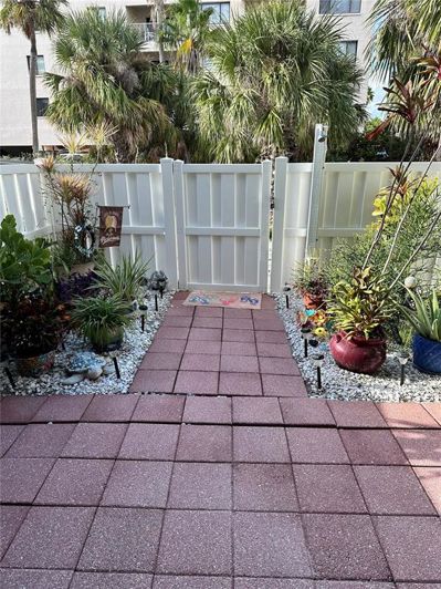 Image No.56-2 Bed Townhouse for sale