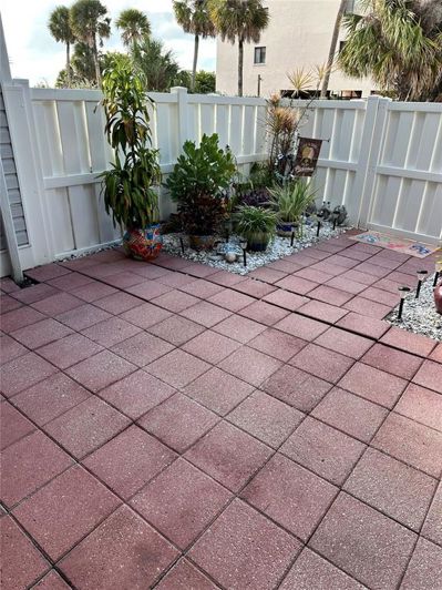 Image No.57-2 Bed Townhouse for sale