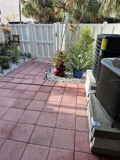 Image No.58-2 Bed Townhouse for sale