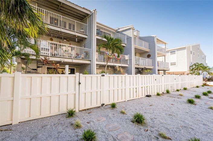 Image No.59-2 Bed Townhouse for sale