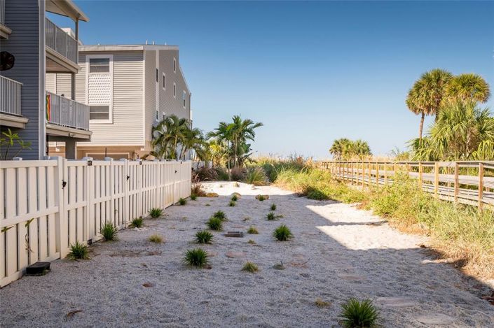 Image No.60-2 Bed Townhouse for sale