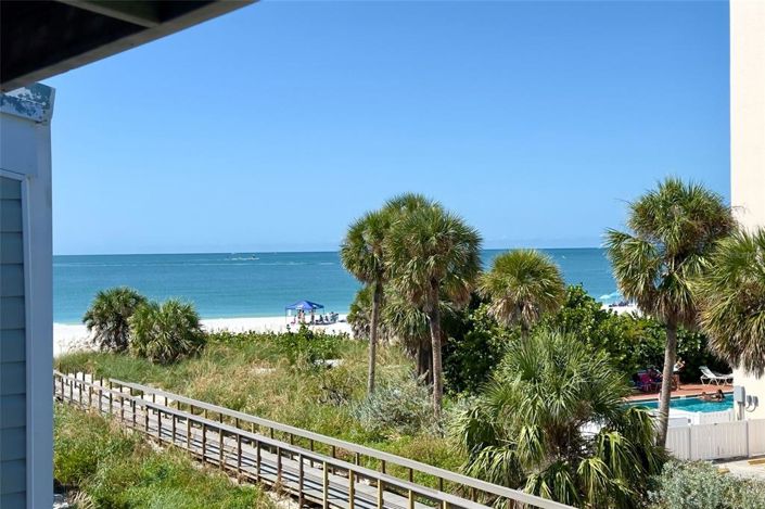 Image No.8-2 Bed Townhouse for sale