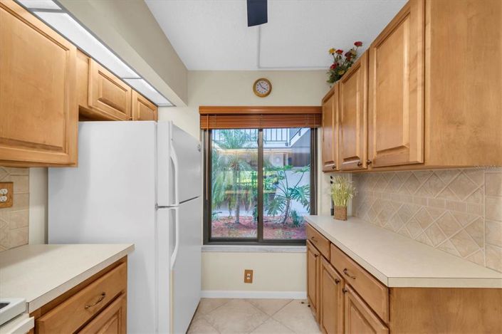 Image No.10-2 Bed Property for sale