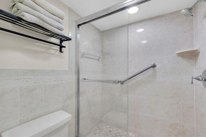 Image No.16-2 Bed Property for sale