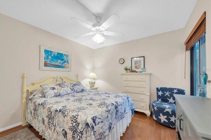 Image No.17-2 Bed Property for sale