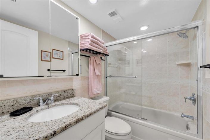 Image No.19-2 Bed Property for sale