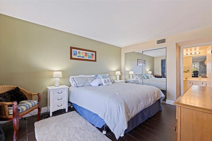 Image No.24-2 Bed Property for sale