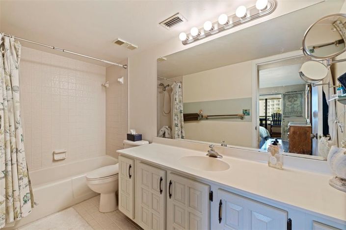 Image No.26-2 Bed Property for sale