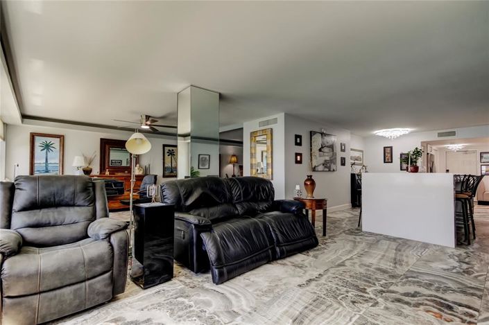 Image No.25-2 Bed Property for sale