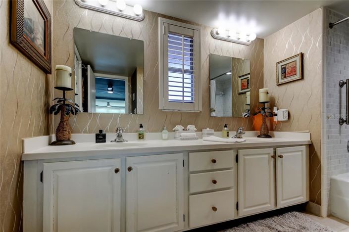 Image No.40-2 Bed Property for sale