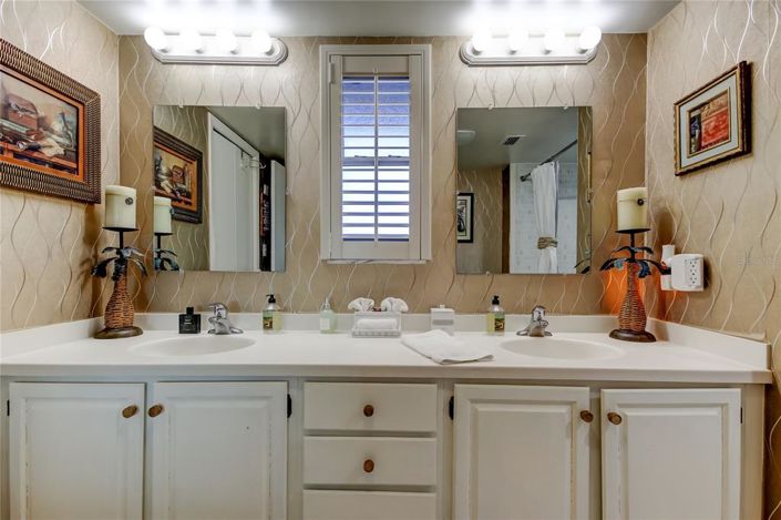 Image No.42-2 Bed Property for sale