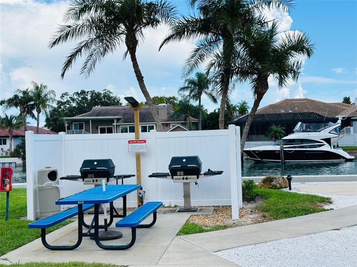 Image No.74-2 Bed Property for sale