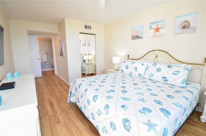 Image No.15-2 Bed Property for sale