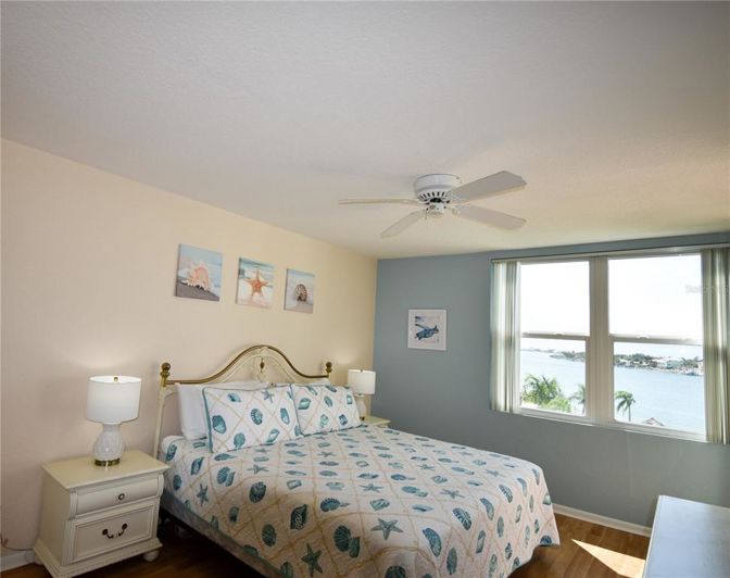 Image No.17-2 Bed Property for sale