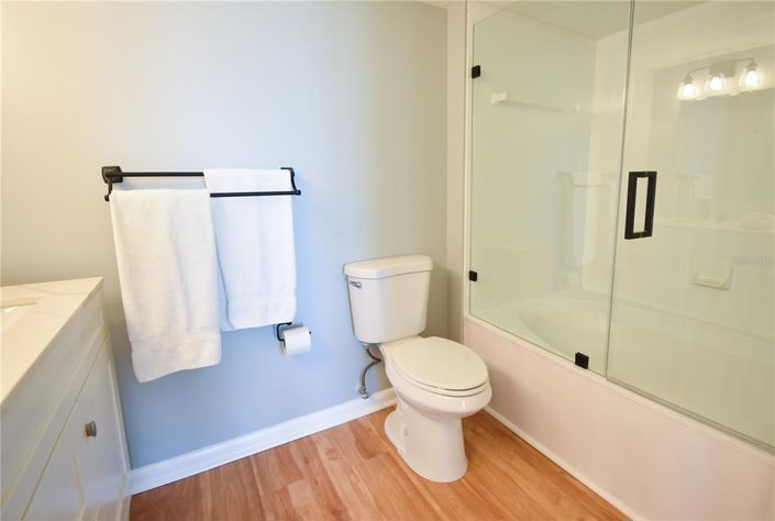 Image No.20-2 Bed Property for sale