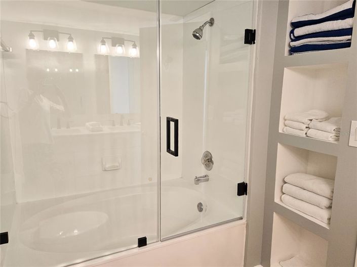 Image No.21-2 Bed Property for sale