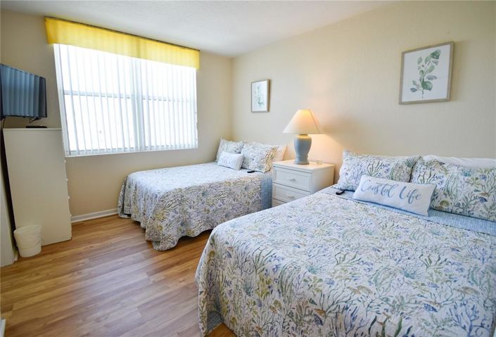 Image No.22-2 Bed Property for sale