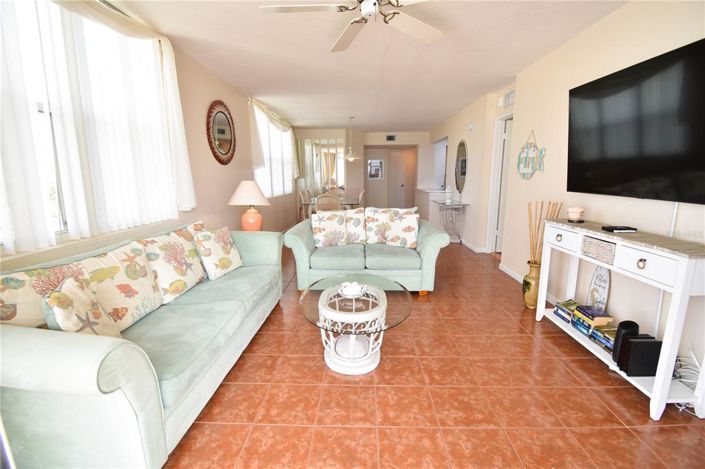 Image No.9-2 Bed Property for sale