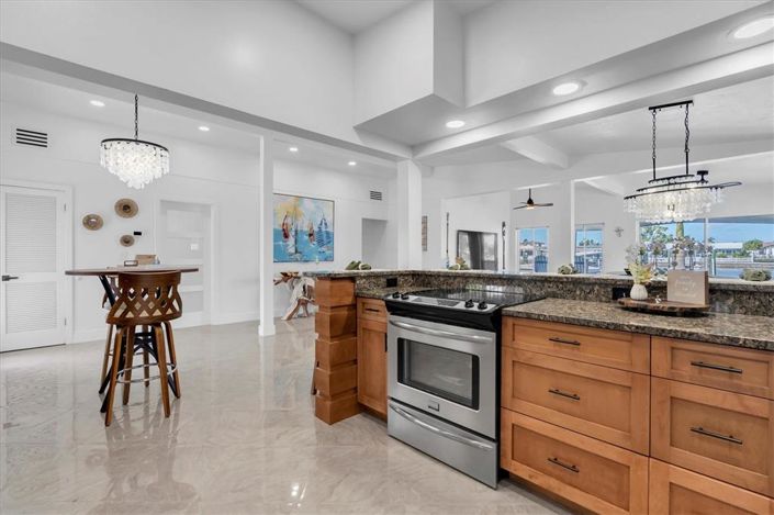 Image No.11-Propriété de 4 chambres à vendre à Treasure Island