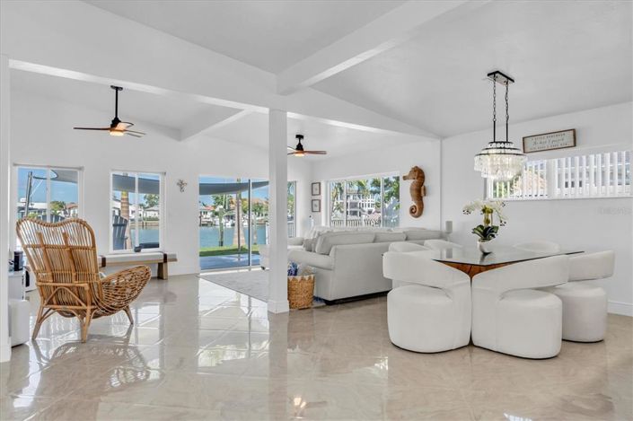 Image No.15-Propriété de 4 chambres à vendre à Treasure Island