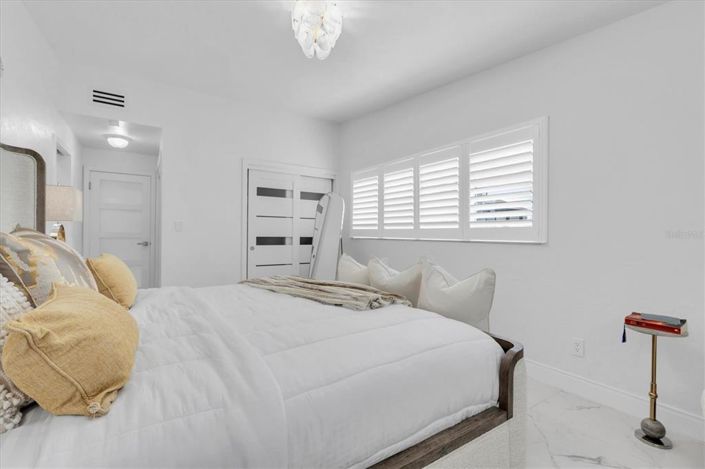 Image No.20-4 Bed Property for sale