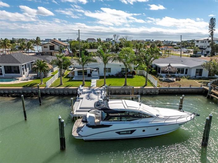 Image No.5-Propriété de 4 chambres à vendre à Treasure Island